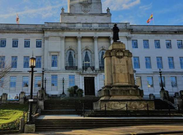 Rainbow flag raised over Barnsley Town Hall for first time: bbc.in/2YGVH1i