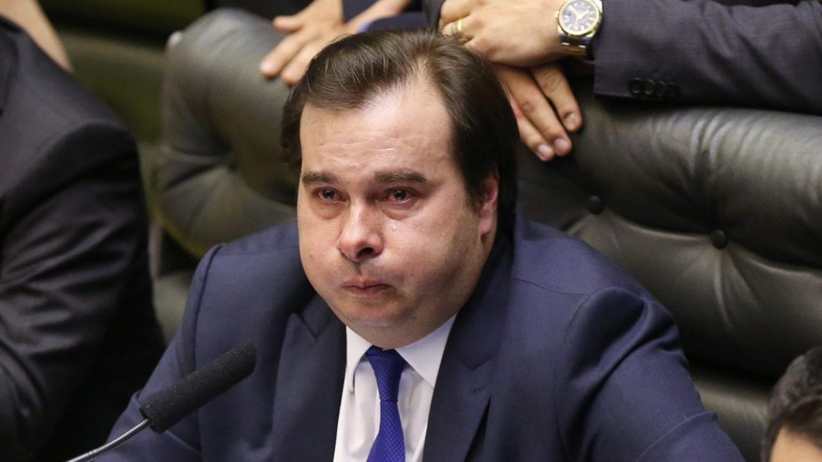 sensacionalista's tweet photo. Rodrigo Maia escreve nota de repúdio contra articulação mal feita por Rodrigo Maia https://t.co/v3f0c8l2Vi