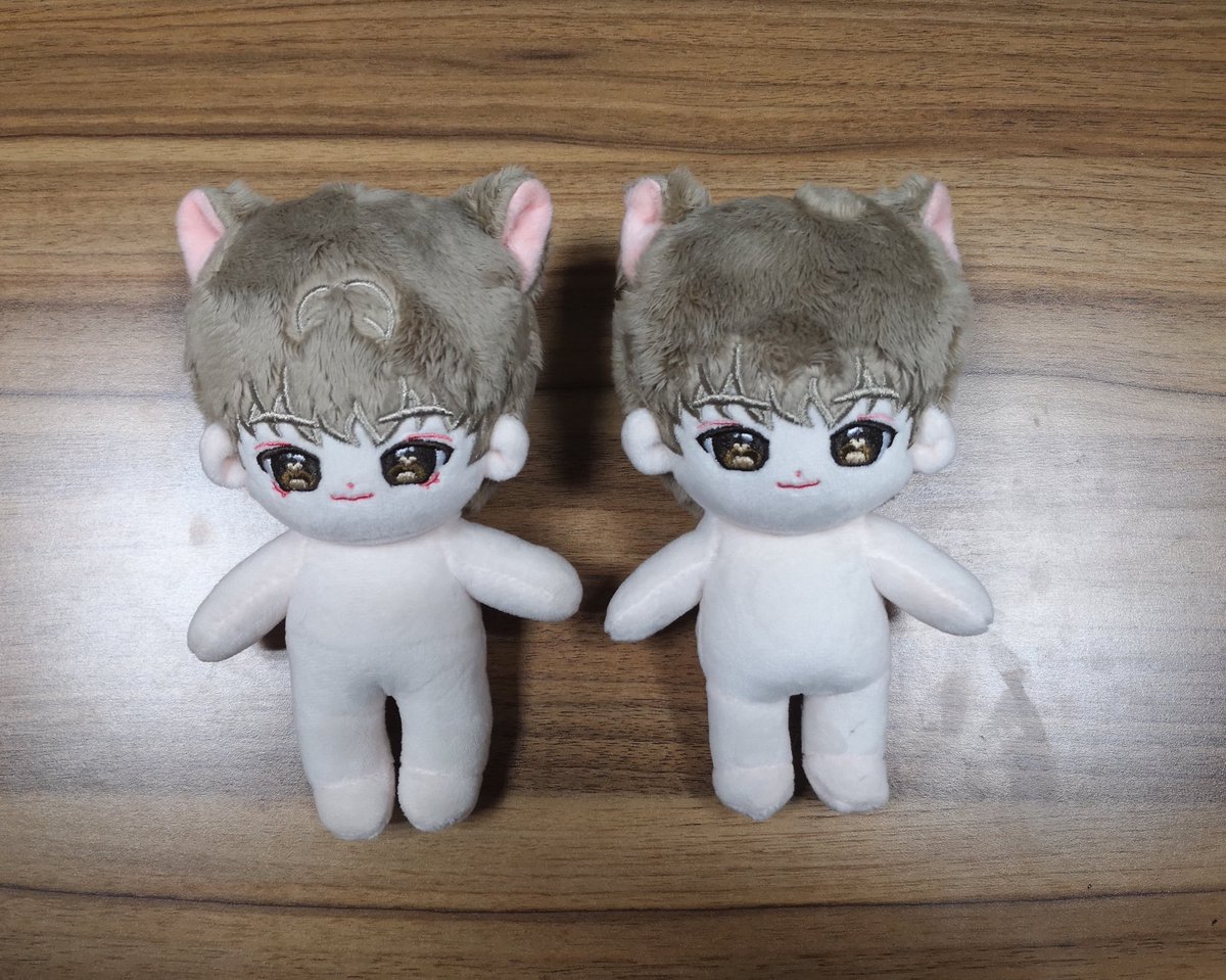jaykitty0214's tweet photo. ม็อคอัพที่สอง (ไฟนอลม็อคอัพ) เสร็จแล้วนะคะทุกคน หลังจากที่รอมานานมากๆ ㅠㅠ อันนี้เป็นภาพเปรียบเทียบระหว่างม็อคอัพแรกกับม็อคอัพที่2นะคะ
เราจะทำการเปิดพรีออเดอร์รอบ2+ลงรายละเอียดต่างๆประมาณวันจันทร์ค่ะ #nctdoll #nct인형 #재현인형 #Jaehyun #재현 #แจฮยอน #ตุ๊กตาnct #ตุ๊กตาแจฮยอน https://t.co/Qj57Mrz32n