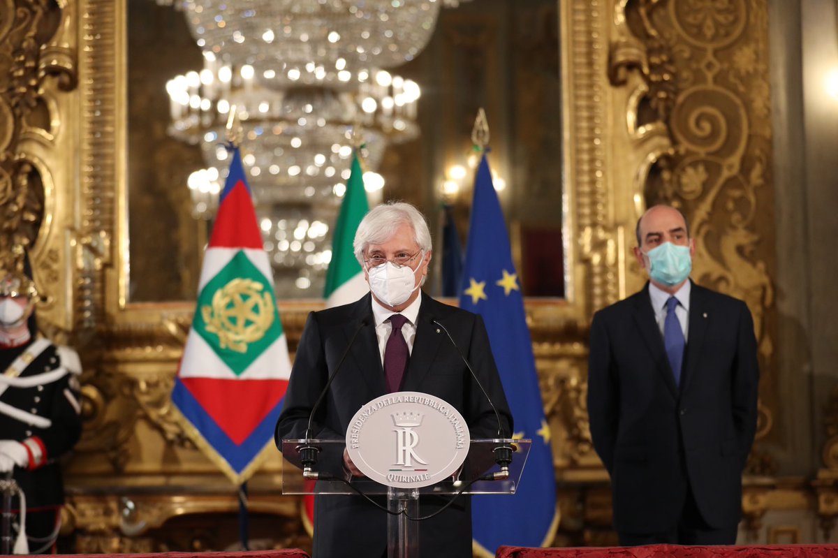 Comunicazioni del Segretario Generale Zampetti:il Presidente della Repubblica Sergio #Mattarella ha ricevuto questa mattina al Palazzo del Quirinale il professor Mario #Draghi, al quale ha conferito l'incarico di formare il governo. Il professor Draghi si è riservato di accettare