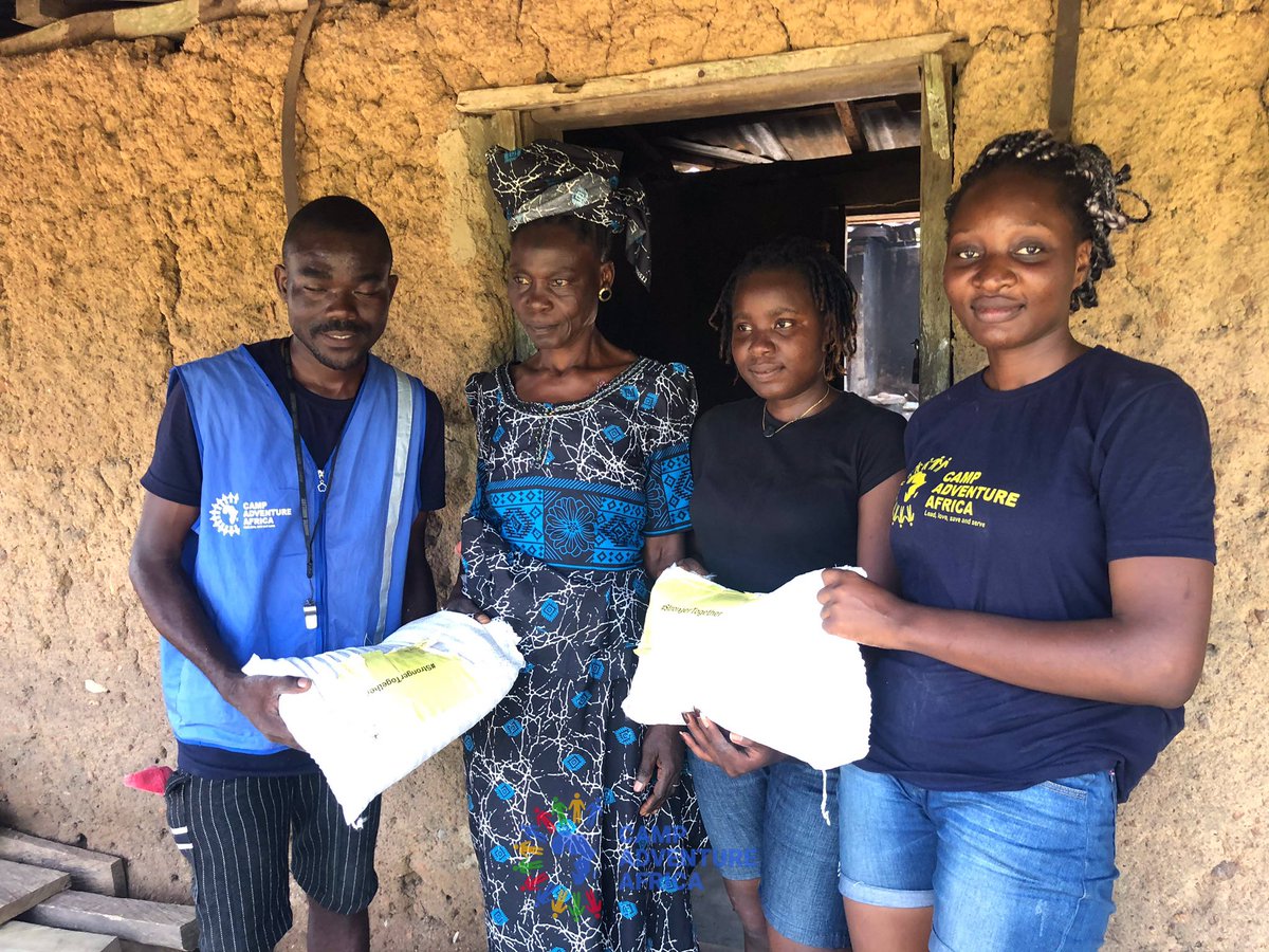 CampA_Africa's tweet photo. Loving is Giving.โค๏ธ
Who are you giving to in this month of love?๐
Let's know in the comments section.
๐๐ฝ
#caainfluence #caaeffect #caavolunteers #decemberoutreach #camping #love #giving #humanity #zerohunger #sdg2 https://t.co/0SmSUP98VR