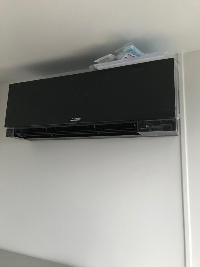 ElectracoolC's tweet photo. Two very cold apprentices working on a home office install⛄❄ https://t.co/OaDmLBgarO