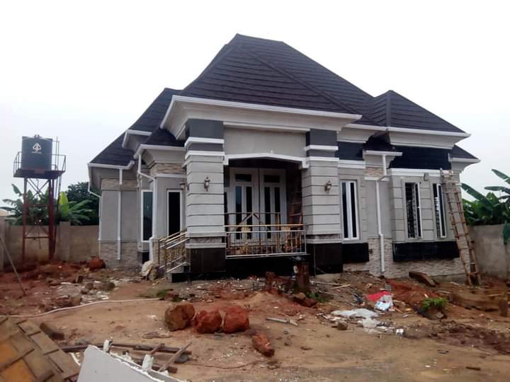 AhanorBee's tweet photo. Please just retweet 
BREAKING NEWS 
Hello Port Harcourt City 
DaBee painting and Cleaning Services is here
Our services includes:
General painting 
Stucco
Screeding
POP
Wall Paper Installation 
House and Office Cleaning and much more https://t.co/kl33YptrQw