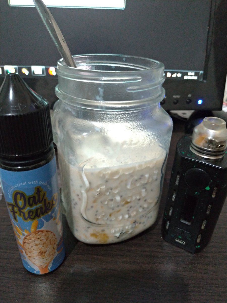 jesenjes's tweet photo. makan oat ☑️
vaping oat ☑️ https://t.co/x2lICDPvDW