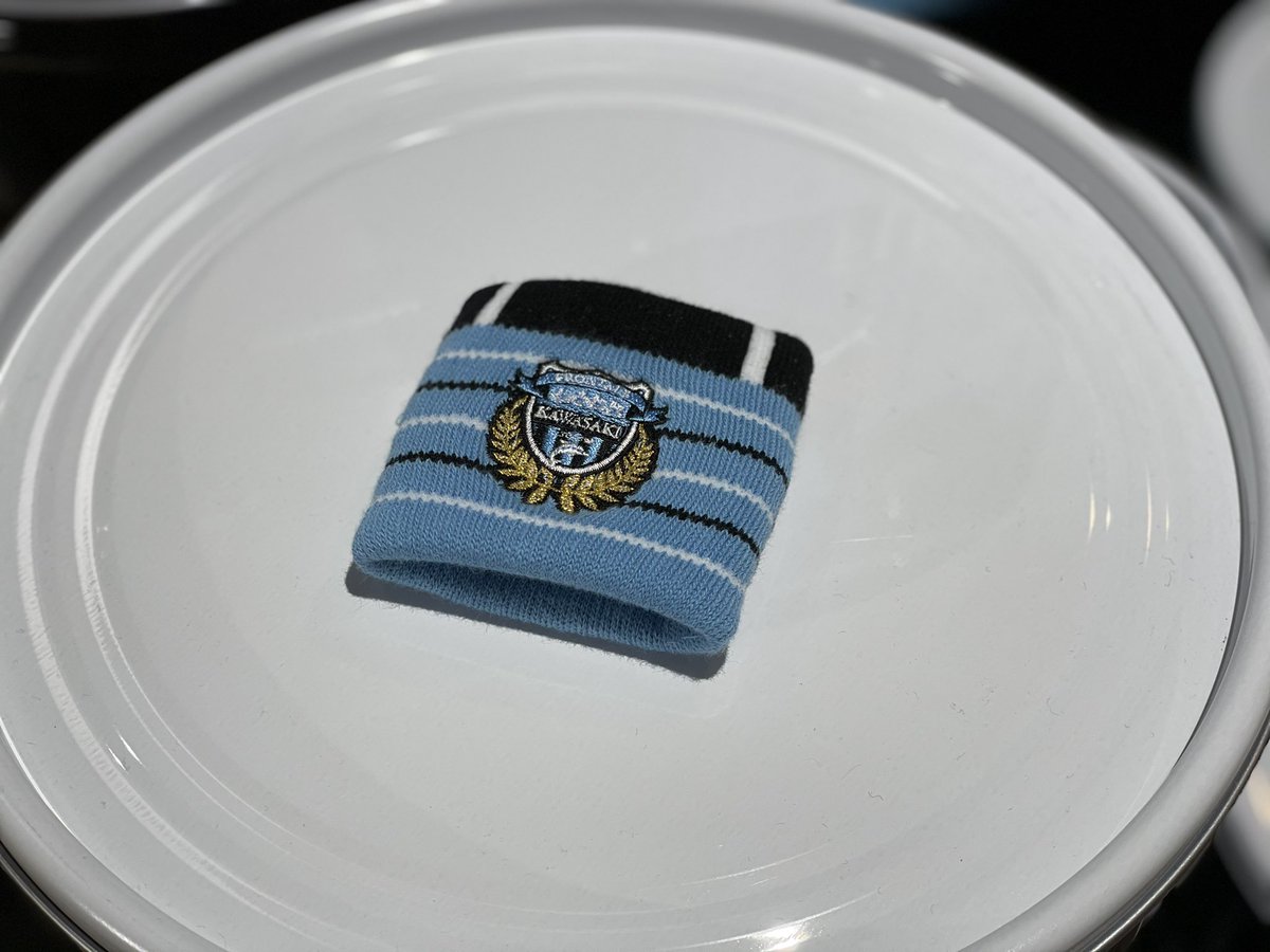 川崎フロンターレ En Twitter パイル地で肌触りのいい リストバンド 0円 税込 使い方は様々で 手首につける人もいれば タオルマフラーを束ねるのに使う方もいたり自由自在 好きな選手を選んで自分なりの使い方をしてみましょう そして今なら全選手購入可能