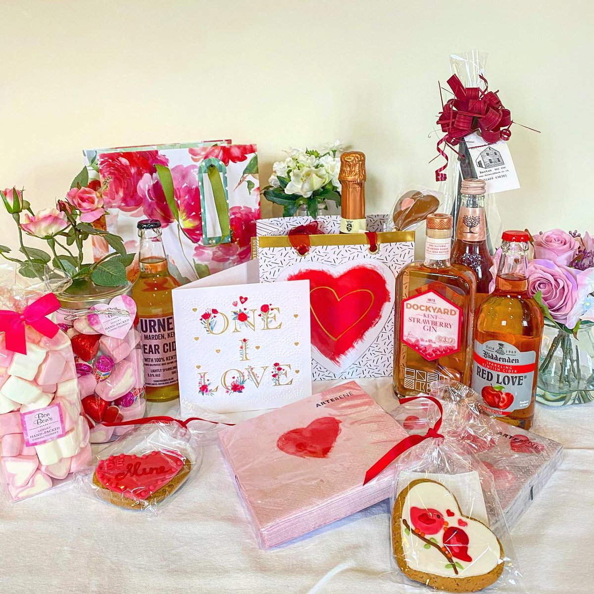 VALENTINES AT HOLWOOD FARM! 
#supportlocal