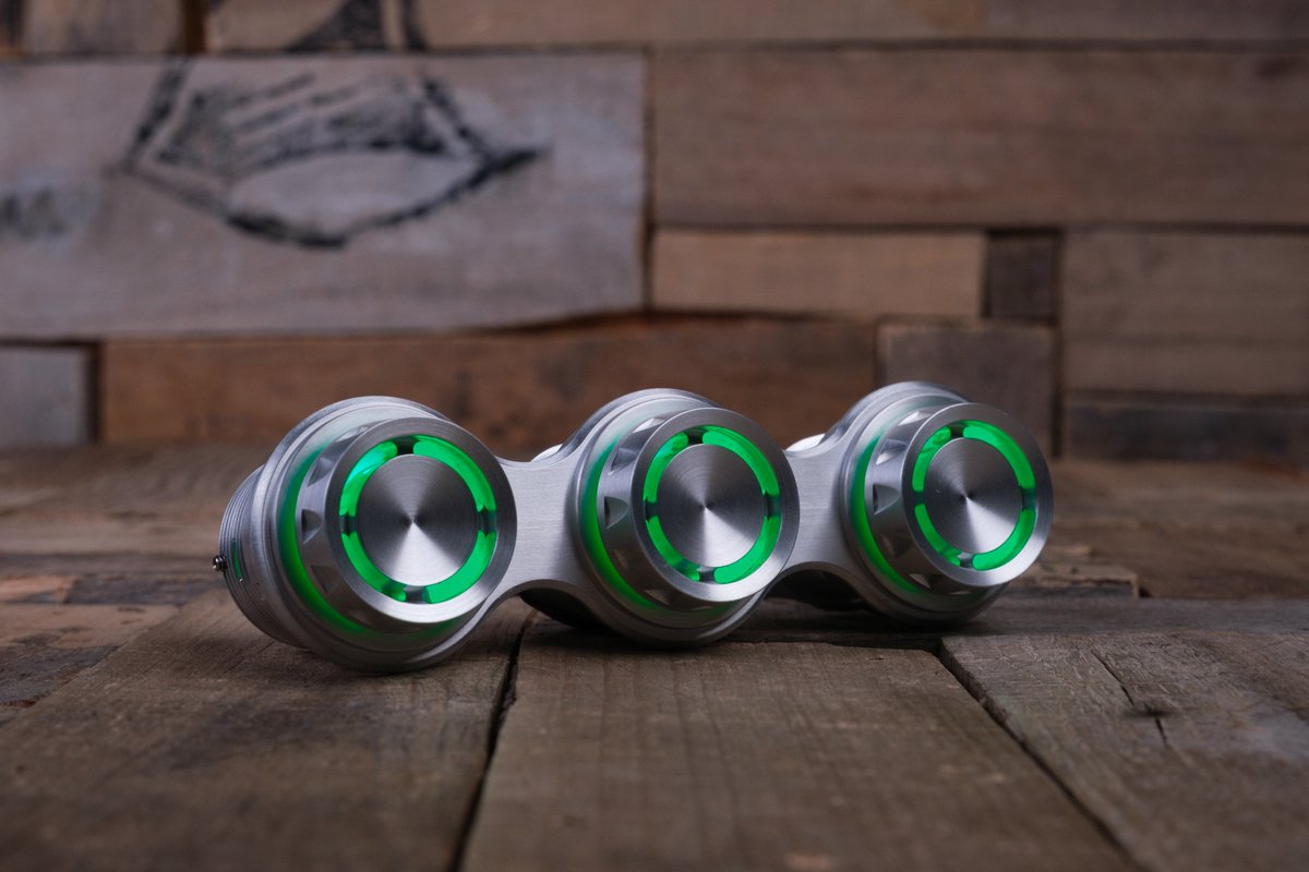 RestomodAir's tweet photo. NEW PRODUCT RELEASE! The NUK Reactor is finally available at https://t.co/HKuwb5O1QO. This 3 Knob controller gives you complete control of your AC with LED backlighting to give your dash some spice. Available in Satin, Polished and Synister Black. https://t.co/DLojVV2jGH