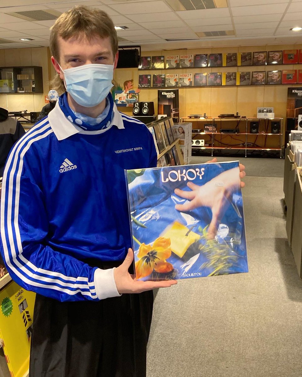 The shops are open 🥲 And there’s only four pieces of badminton left at <a href="/bigdipperoslo/">Big Dipper</a> 💙💙

We only made 300 vinyls and when I first got them I realised that there’s a couple misspellings on the inner sleeve 🙄🙄🙄 if you’re a collector, you know what to do (link in le bio)