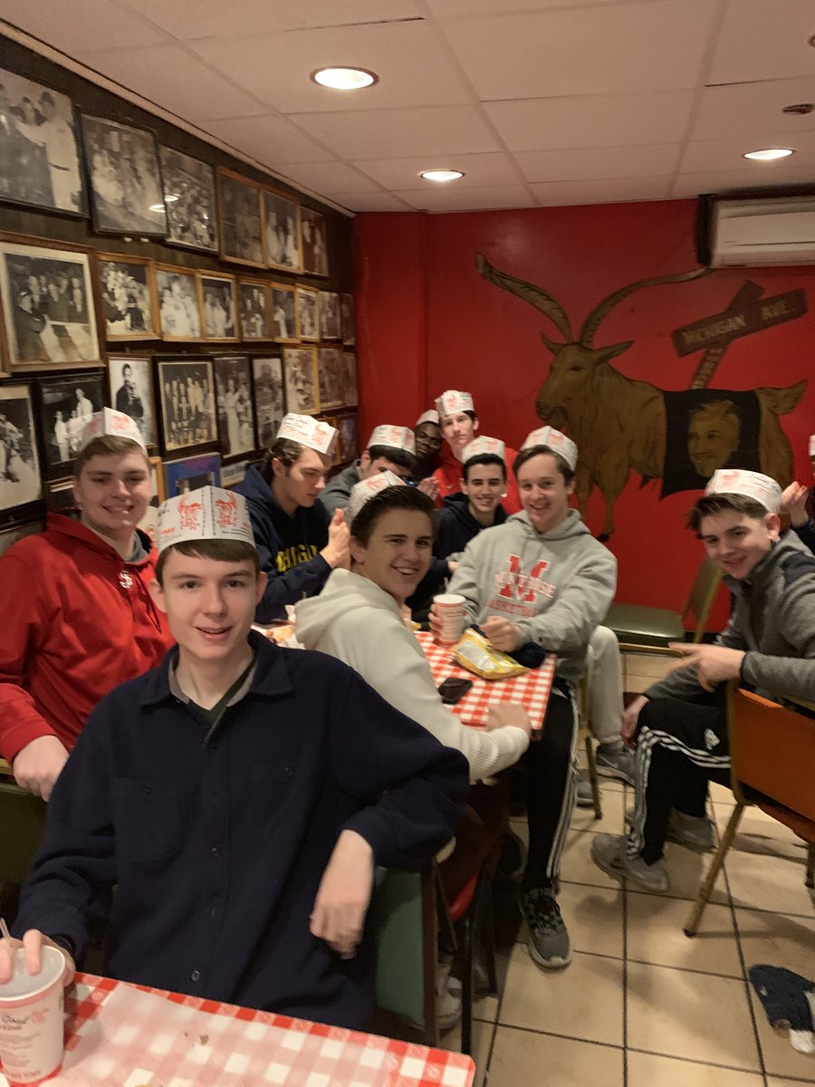 For 32 straight years, we've flown to Chicago for MUNUC in Feb, but not this week. :(  We'll miss the MUN conference, but also the bus ride w/ #ISpyFTI, seeing SJMUN alums, football in the snow, breakfast w/ <a href="/Cheezborger/">Billy Goat Tavern</a>, &amp; dinner w/ <a href="/EatChicagoPizza/">Pizzeria Ora Chicago</a> #BetterDaysAhead 🤞