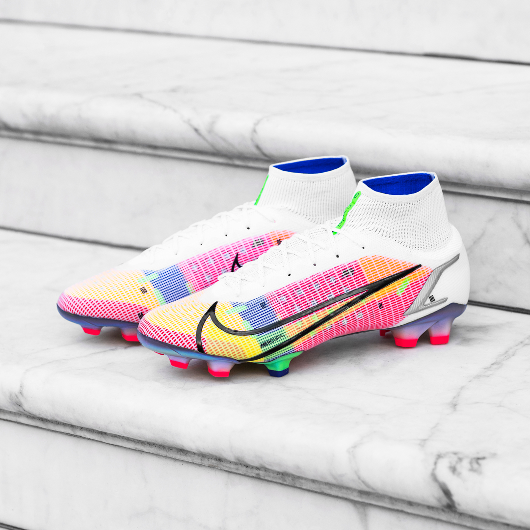 Pro:Direct Soccer on Twitter: "Start one, bench one 🤔 Take your pick with  the latest Nike Mercurial Vapor &amp; Superfly Dragonfly 💥 Available NOW  at Pro:Direct Soccer 📲 Shop here 🛒 https://t.co/bl8655MNzk