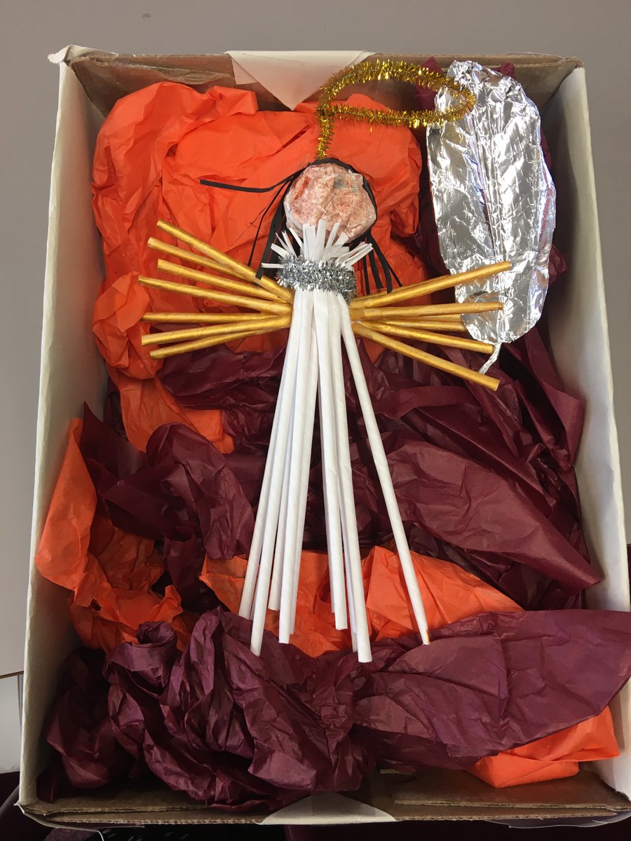 MissMillerHMPS's tweet photo. Some fantastic imaginative paper straw art as part of no screen day with the KS2 bubble! @HerbMorrPriSch #CHOOSEdayHMPS https://t.co/7MBJW1a0p6
