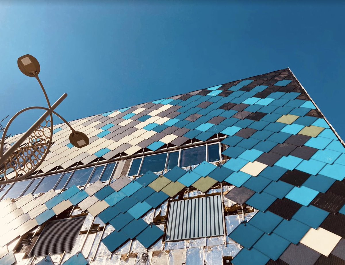 franceexpo2025's tweet photo. Don't you think that these photovoltaic colored tiles look like a painting? They are actually inspired by Monet's Water Lilies. 🎨🖼🌸 You guessed it, culture and architecture are one at the France Pavilion! #FranceDubai2020 https://t.co/PP8KzS4FMB
