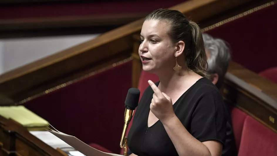 franceinfo's tweet photo. La députée Mathilde Panot demande "excuses" et "sanction" après avoir été traitée de "poissonnière" à l'Assemblée nationale

https://t.co/Dlf8wp8F0c https://t.co/07XgnGE8Pi