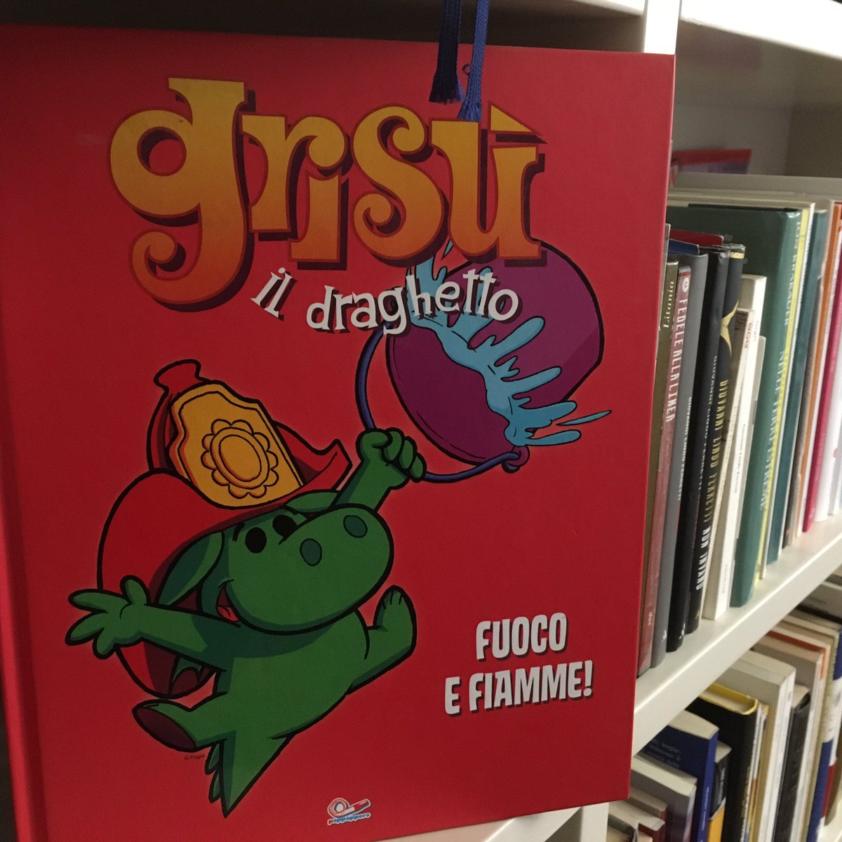 Grisù, protagonista d'infanzia del libraio Max. Ad altri Draghi il Presidente della Repubblica ora dice che occorre affidarsi. Che spenga i fuochi malvagi, e dia legna a quelli buoni. Oh Grisù, aiutaci tu.