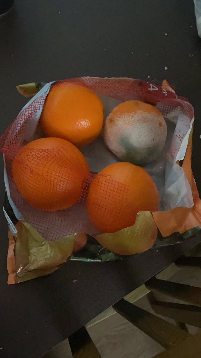 nickynut's tweet photo. @marksandspencer 😭😭😭 https://t.co/RBKy2VS6hf