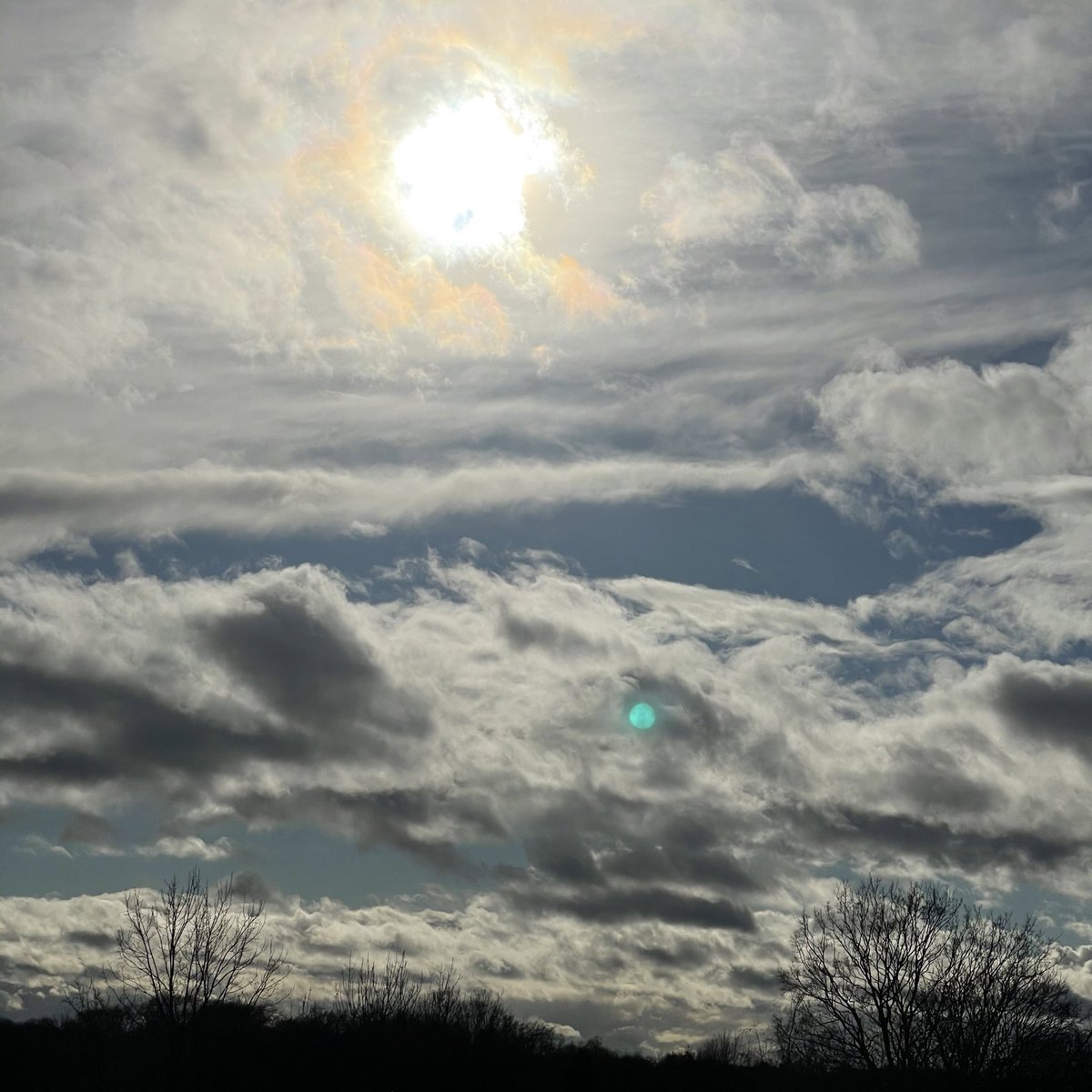 Hä? Was ist dass denn da am Himmel?