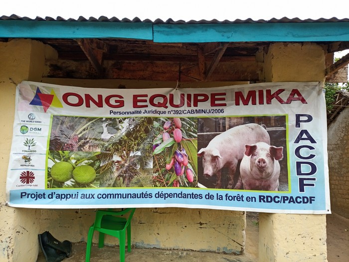 DgmRdc's tweet image. MaÏ-Ndombe : 250 ménages du territoire de Kiri reçoivent des intrants agricoles dans le cadre du #Projetd’AppuiauxCommunautésDépendantes de la Forêt,bit.ly/3at1ywS