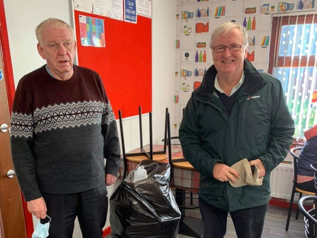 Many thanks to 'Building Ballysally Together Community  Group' who kindly offered some toys and selection boxes for our '#3StepsToChristmas' campaign. We were delighted and so were the families! Read more:  niclt.org/building-bally… 
#CommunityGenerousity #Coleraine @causewaynews