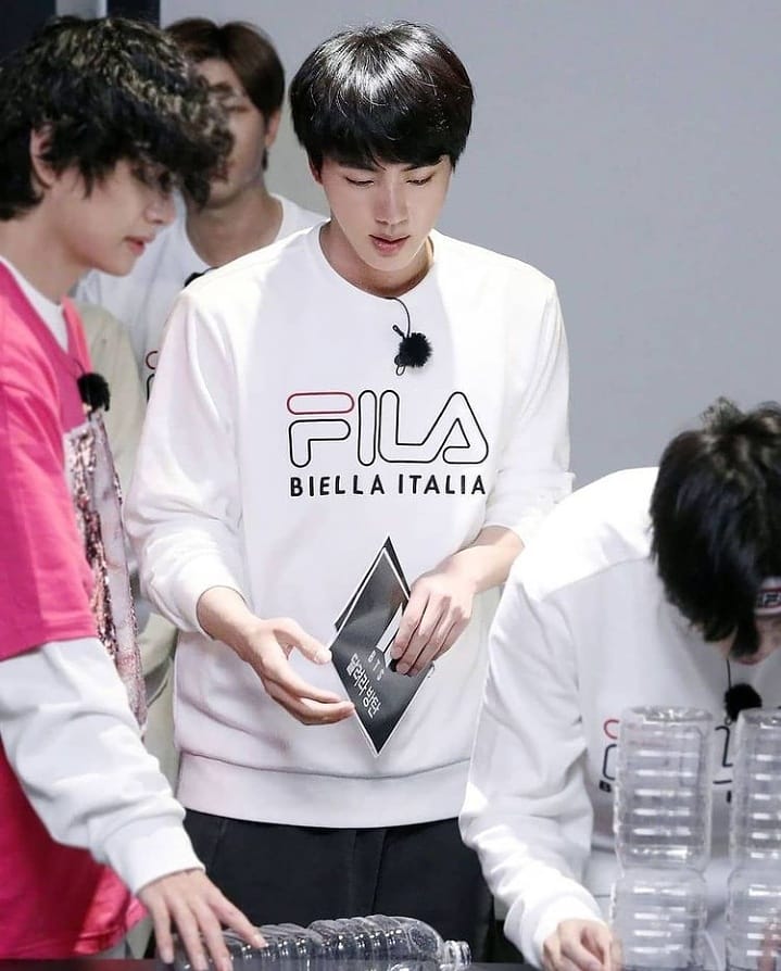 seokjinnie194's tweet photo. Run BTS 127 behind the cut #SEOKJIN
.
.
#JIN #KIMSEOKJIN #seokjin #BTSJIN #JUNGKOOK #BTSARMY #진 #석진 #김석진 #jinkook #taejin #jinmin #2seok #namjin #Yoonjin #WeLoveYouJin #Abyss1stWin #900DaysWithEpiphany #StreamFor_Jin #Actor_KimSeokjin #1600DaysWithAwake #RunBTSep127 https://t.co/9Bfo7Sw04t