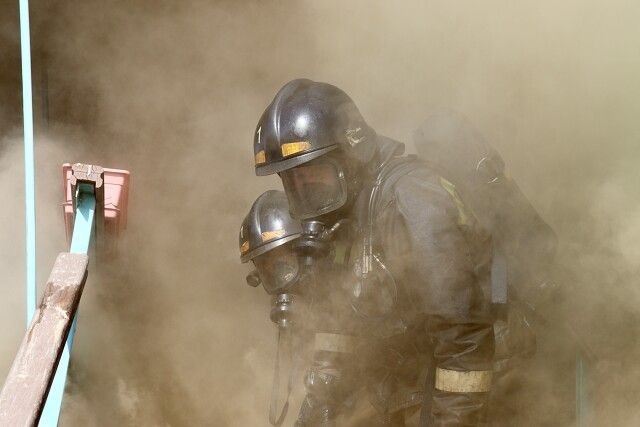 F6UMohuXSkNani2's tweet image. Сегодня в Красноярске погибло всё звено пожарных. Соболезнования родным и близким. 🕯🕯🕯🕯🕯🕯🕯🕯