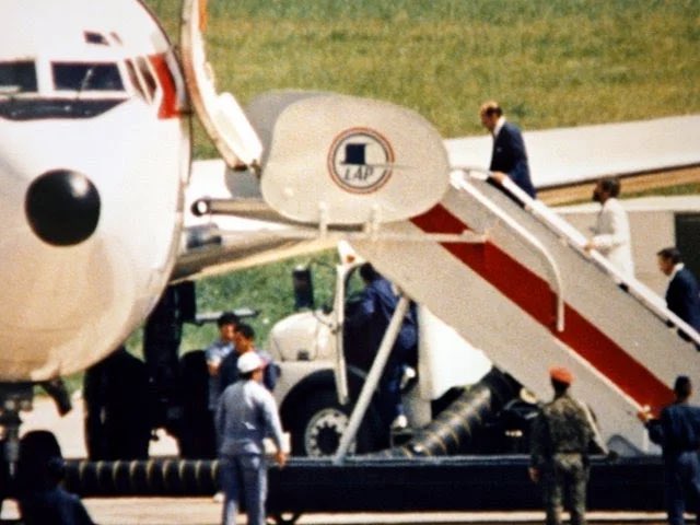 RRAQ65's tweet photo. Conmemoramos 32 años de la caída del Régimen dictatorial Stronista, el más largo de la historia de América del Sur; a la fecha no hemos podido desterrar las viejas prácticas q han traído consecuencias funestas a nuestro país."Quién olvida su historia está condenado a repetirla"🇵🇾 https://t.co/SimqSA5qKk