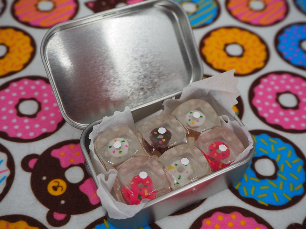 evergreenburrow's tweet photo. 3700 followers seems like a good excuse for a GIVEAWAY!

3 lucky winners will receive a dungeon donuts set AND a set of Lucky Ducks in a Row dice (7pc, 8d6 or 10d10, winners choice). 

To enter:
✨follow me
✨REPLY to this tweet w/ something/one that makes you happy
(No QRT plz) https://t.co/3xxChN0Ps7