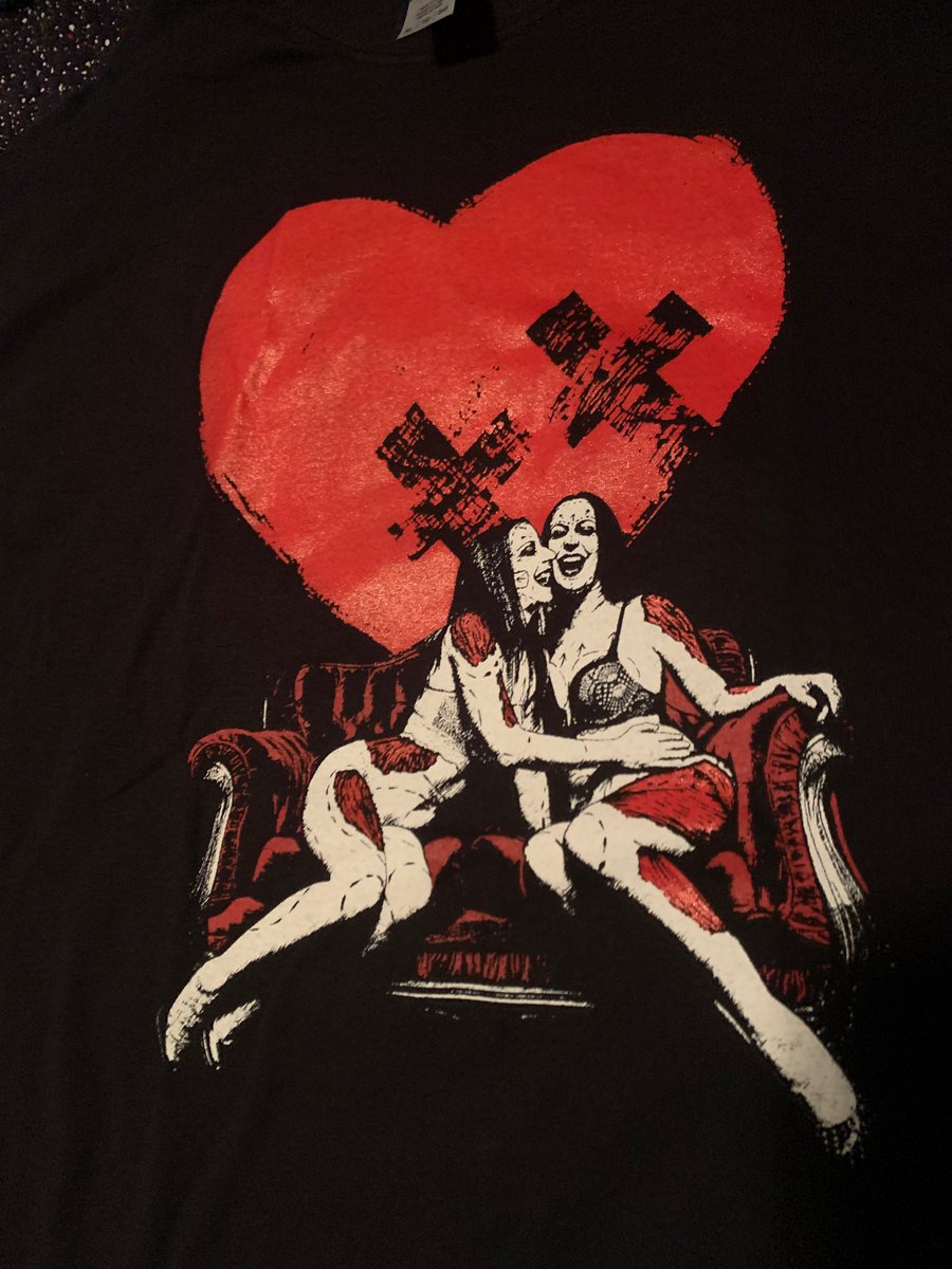 BzzAgentBama's tweet photo. New shirts for my birthday arrived today! #twistedtwins #soskasisters #CanadianHorror #thankful https://t.co/WTqPngo9Jn
