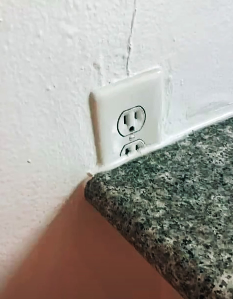 SandersHomeSer1's tweet image. Remember, It is better to re-locate the outlet BEFORE installing a counter top!  Just when you think you have seen it all!
#electricalfail #electricfordummies #electricalnono