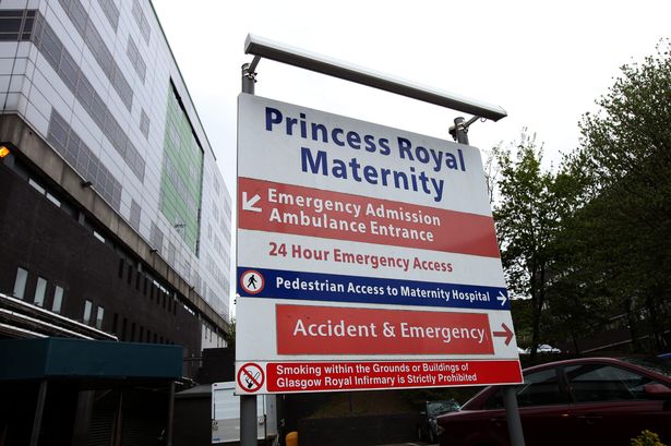 4/Kalau kat Malaysia, mmg mostly akan pilih beranak kat hosp kan? Kat UK, diberi 3 pilihan tempat:1-kat rumah/home birth 2-birth centre/midwifery centre3-hospital