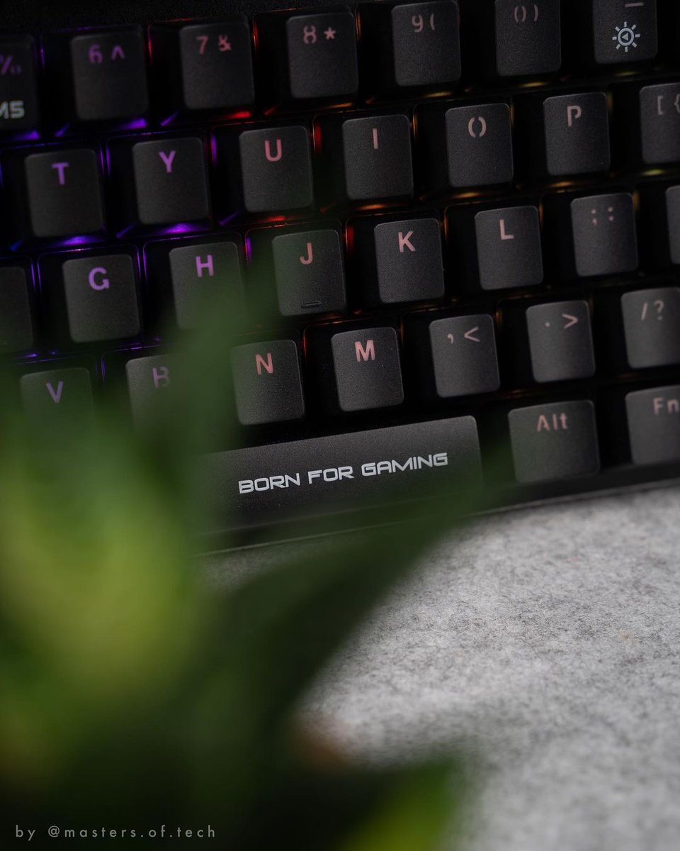 MarvoPro_'s tweet photo. #Bornforgaming BigbangS1👉Ergonomically designed brushed metal mechanical keyboard, manufactured for a lifetime of unbreakable durability. Made from aluminum alloy with a sturdiness you can rely on👊 https://t.co/JS0NyEKcNA