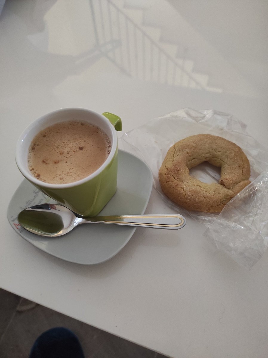 alangreus's tweet photo. Hui, Sant Blai, el Dia del Rotllo. Celebrem-ho. #diadelrotllo #santblai https://t.co/RWLZ6cfCpx