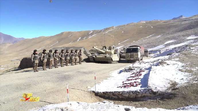 TheDeadDistrict's tweet image. PLA's Type-99 MBT spotted in a region near the Indian border (approximately at the 5000 meter at sea level).
#MBT #Type99 #China #India #PLA