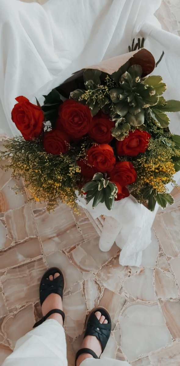 Ya estamos tomando pedidos para San Valentín ❤🌹 
F L O R A