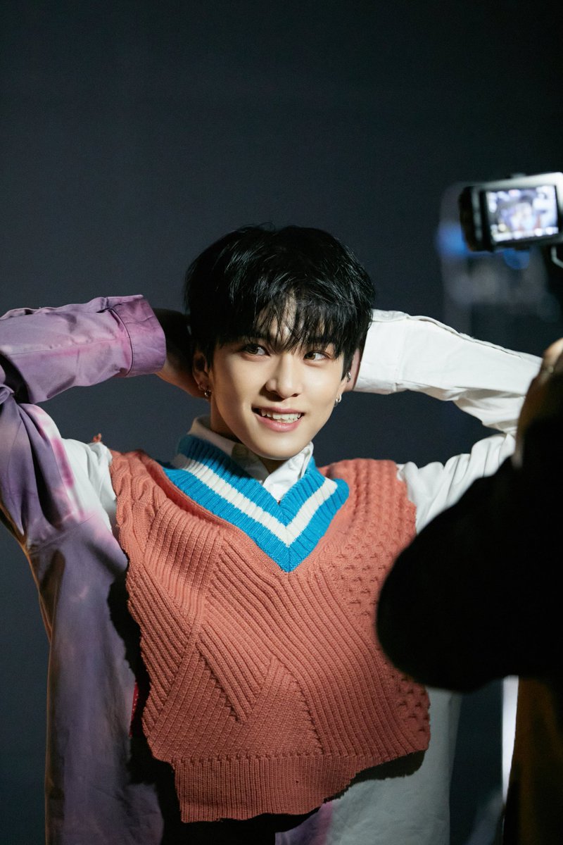ruwooluvs's tweet photo. he so cute ,he always prepare fingers to make diamond in his hand ahh 🤣❣️ we so proud of you na sahiya. now you growing up and we'll growing up together 🔥❣️
#2GETHER_PRECIOUSASAHI
#ASAHI #YG_TREASURE_BOX #NEW_LINEUP #6TH_MEMBER #YG
@treasuremembers https://t.co/B6jbyF0vuB