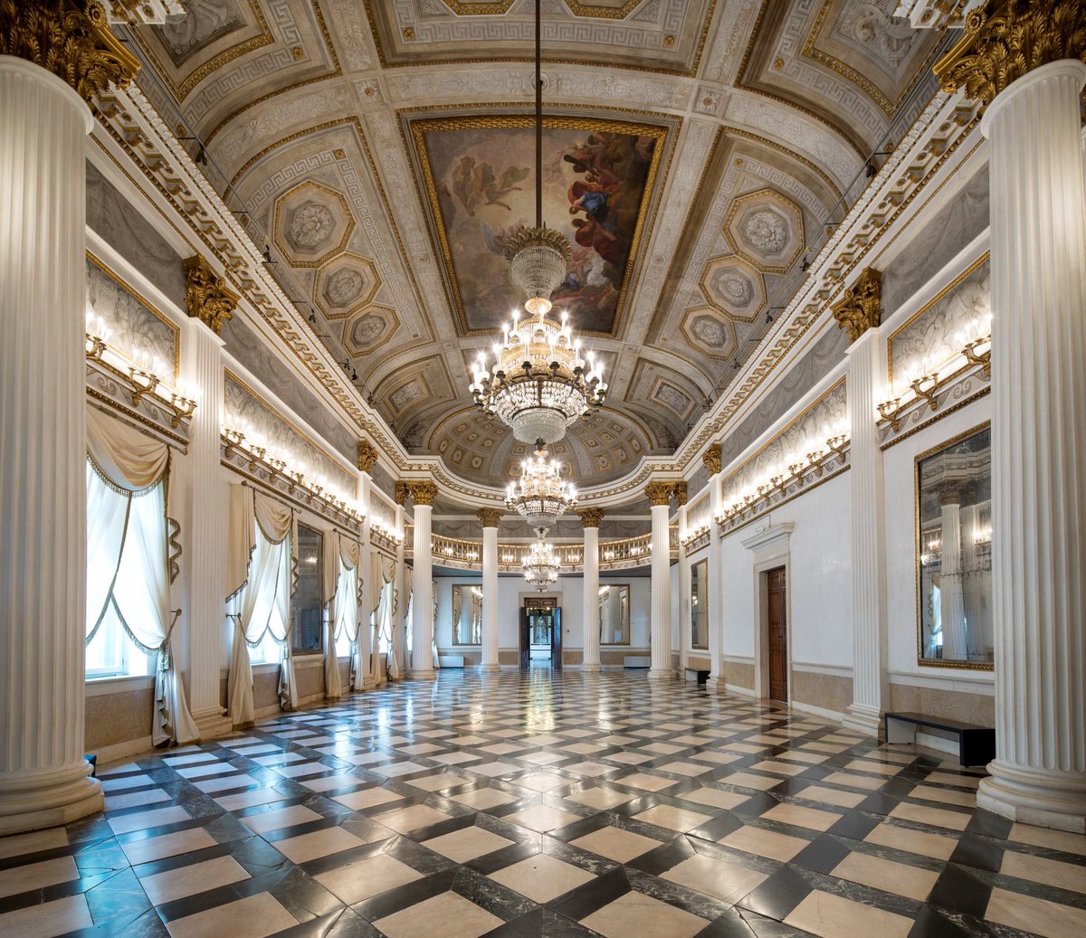 visitmuve_it's tweet photo. In occasione del #CarnevaleVenezia2021 riaprono al pubblico Palazzo Ducale e Museo Correr
Durante le celebrazioni sarà possibile tornare nuovamente a vedere la bellezza di #Venezia custodita in questi straordinari luoghi d’arte.

Info 👉https://t.co/A090zDOLKU https://t.co/vEOgfcqv1f