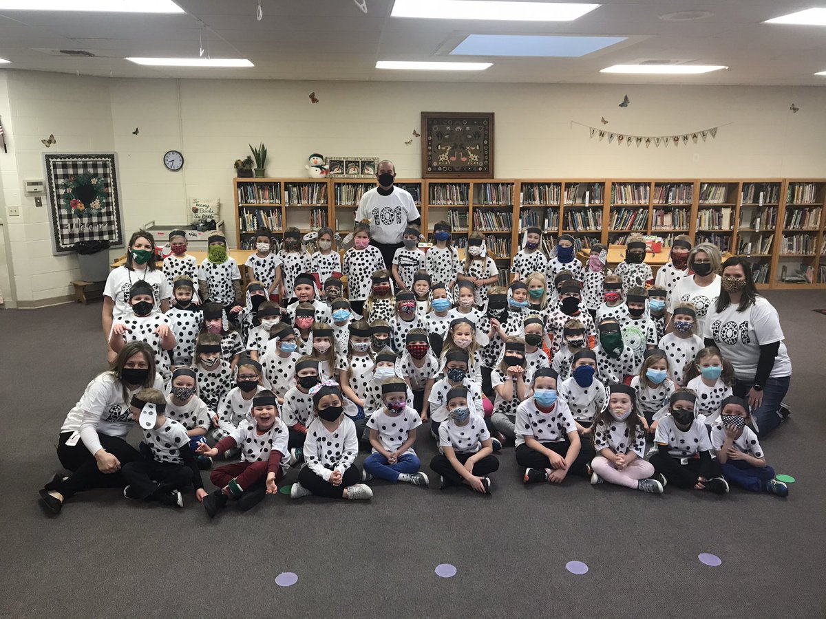 JonesJim8's tweet photo. Many proud days in 22 years  @WeAreBlairOaks but today is pretty special. Class of 2033 @BoeFalcons invited me to join them to celebrate IN-PERSON day #101. So much credit to so many for making it happen. Thanks for being all in for the next day! Thanks to all! #WeAreBlairOaks https://t.co/TKUQWITpsj
