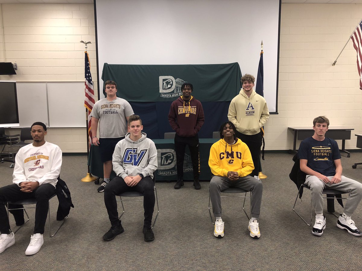 Congratulations to the 11 Dakota Football players moving on to play college football. (Pictured)

DJ Stepney - CMU
Eric Reese - CMU 
Clinton Roberson - CMU
Kollin Kralapp - GVSU
Zach Droski - Siena Heights
Zack Mullins - Siena Heights
Mike Pruchnic - Albion