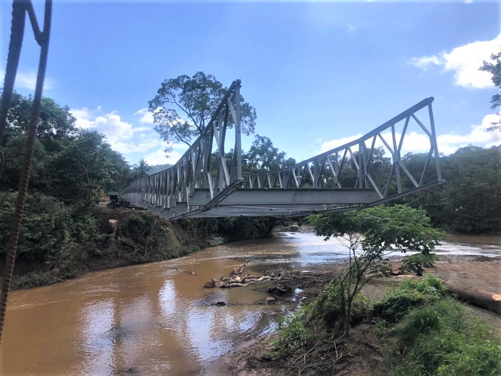 MabeyBridge's tweet image. We are really pleased to share these pictures just received from the Ministerio de Obras Públicas y Transportes to showcase another 60.96m C200 bridge built to help restore vital infrastructure in Costa Rica. More info about the project in this case study: mabeybridge.com/projects/Deliv…