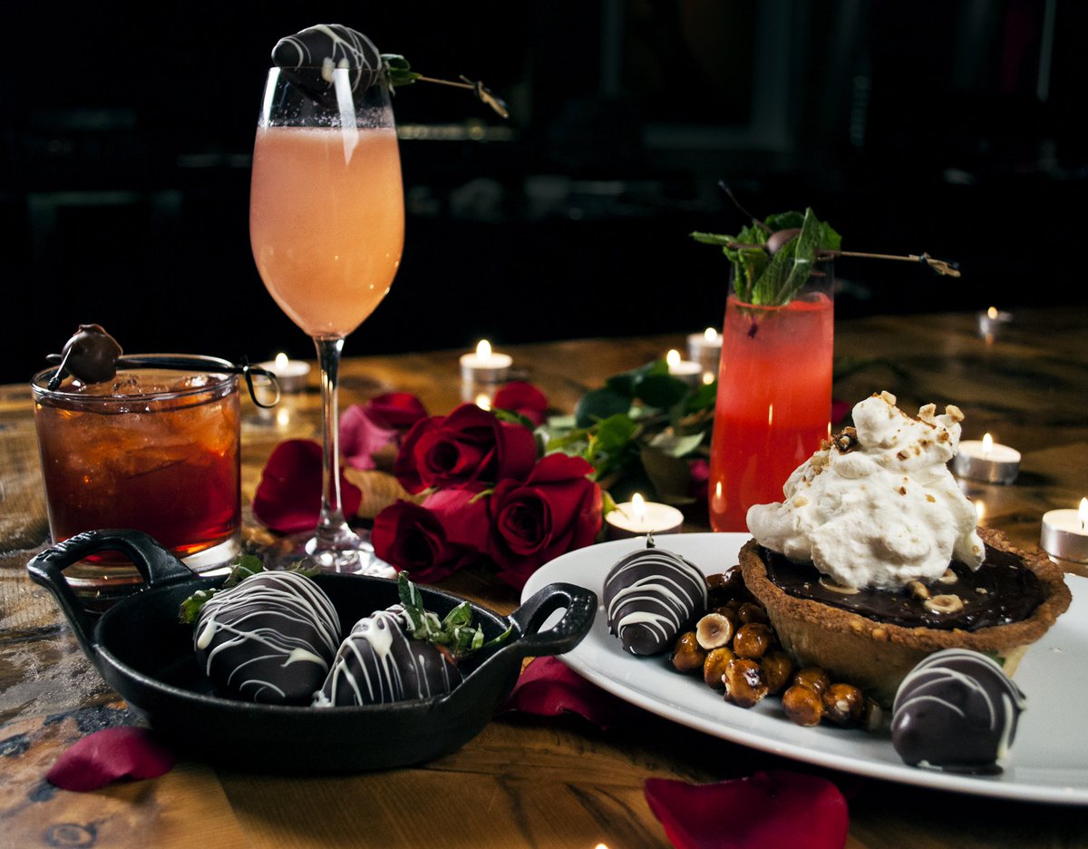 Treat yourself and your Valentine 💕. Pre-order our Valentine's Day Dinner Experience by Feb 8. 

🍴» bit.ly/3ckGAm7