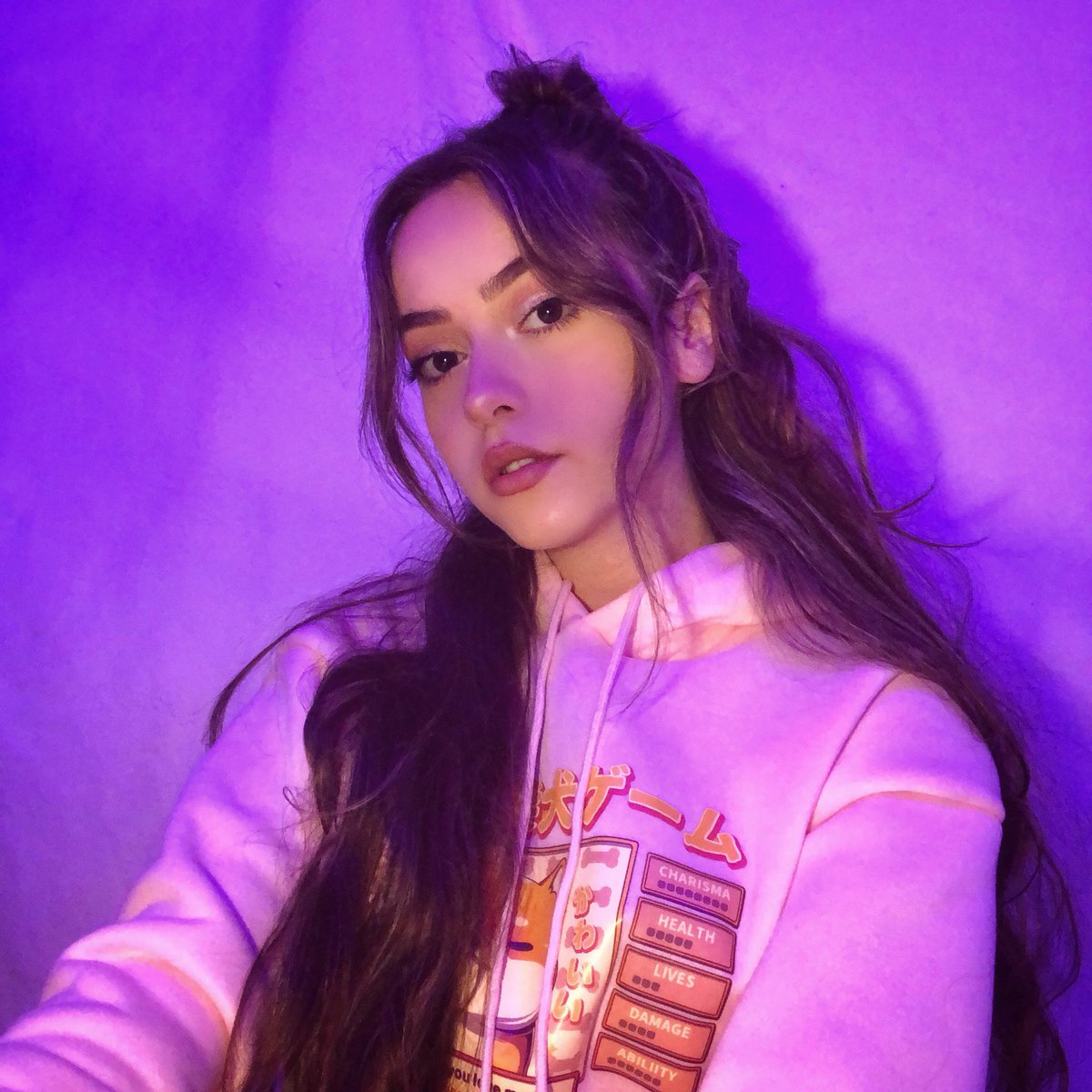 bought this shiba inu hoodie and i feel cute in it ☺️