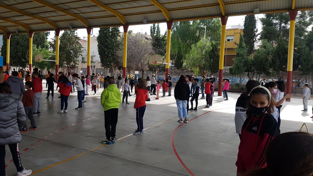 CeipSanAntonio's tweet photo. Gracias por todos los mensajes de apoyo que hemos recibido a lo largo del dia. Una pena que tengamos que ver estos actos en nuestra sociedad.
#CrecerAprenderSoñar https://t.co/443mThK6MX