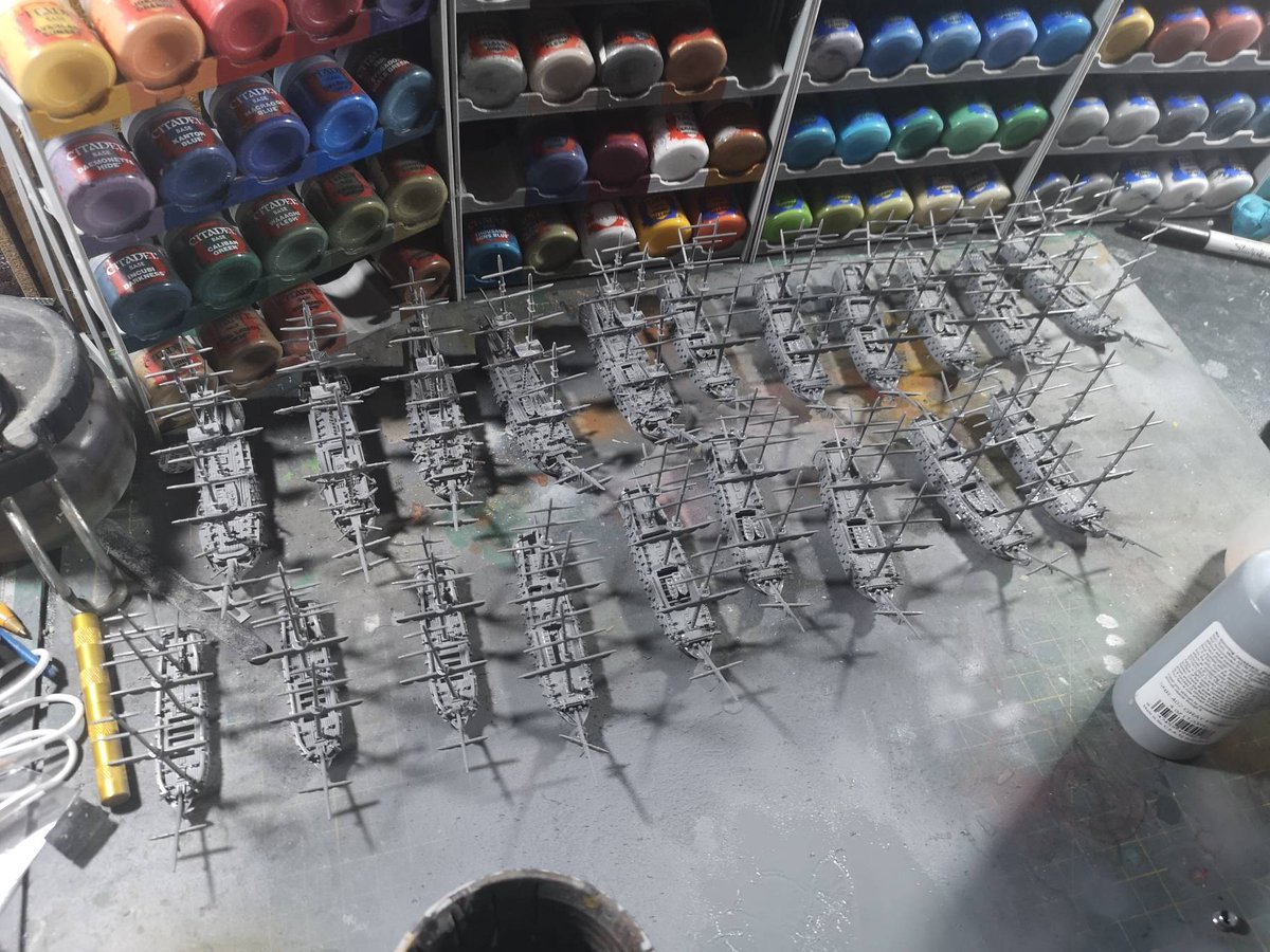 BofOPstudio's tweet photo. After fighting with my airbrush! Finally managed to get the Spanish half of this commission painted! @WarlordGames ships from #blackseas! Absolutely love them!
#bofops #commission #commissionpainter #warlordgames #blackseas #french #spanish #nepolionic #trafalgar #wipwednesday https://t.co/XayACvwULe