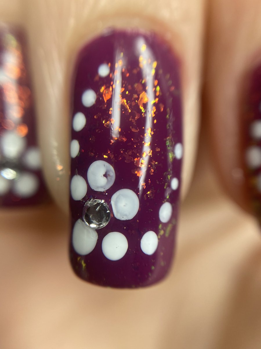nailsbylyn's tweet photo. I do love breaking out that old classic @essieuk Shine of the times to pop over different bases. #nailsbylyn #nalanails #nailart #nailtech https://t.co/uI04TOXbCj