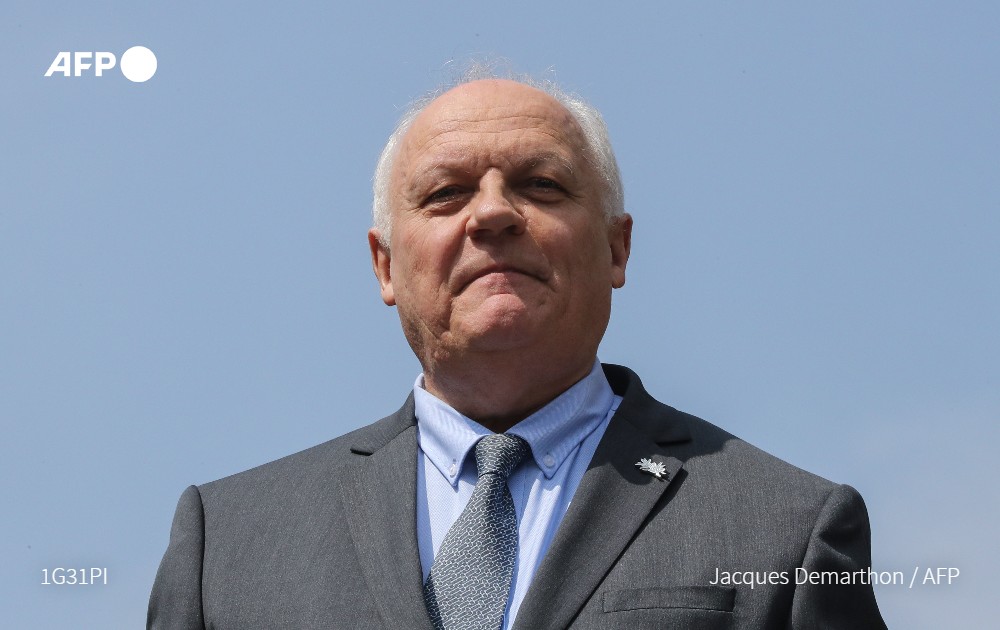 afpfr's tweet photo. Le président de l'UPR François Asselineau, accusé d'agressions sexuelles, en garde à vue (source proche) #AFP https://t.co/BewEONUWVO