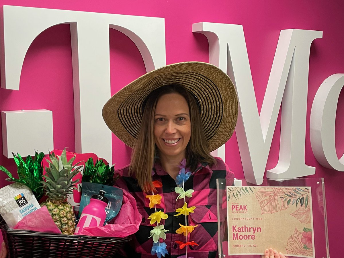 Guess who is going to Maui??? The one &amp; only <a href="/kmoore1122/">kathryn moore</a>!!! What a great selfless leader who is always there especially in a year as tough as 2020. Congrats again on winning #PEAK21!!! #MMAOPS!!! <a href="/yes_i_cantu/">Matt Cantu</a> <a href="/tglover187/">Terrance Glover</a> <a href="/JonFreier/">Jon Freier</a> @ChappySTR <a href="/_LindaLarsen/">Linda Larsen</a> <a href="/MrDennisJones/">Dennis Jones</a>