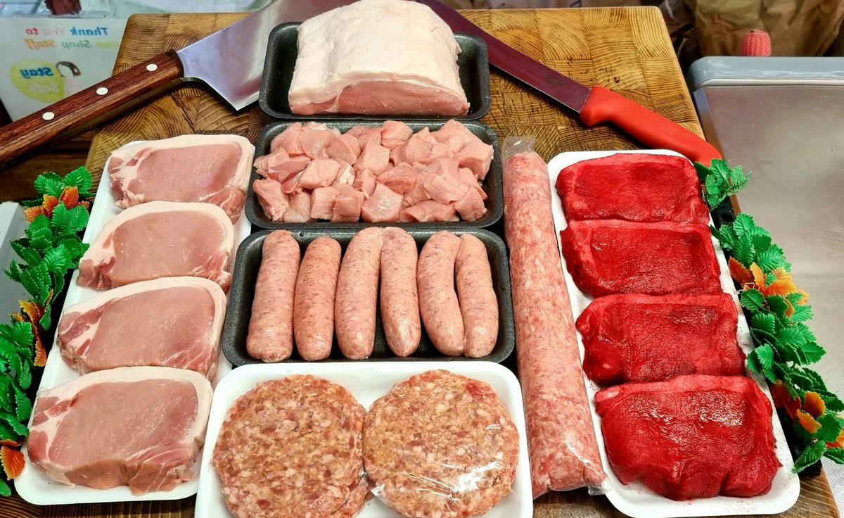 🐖Pig Out for February 🐖 1kg Boneless Loin Pork 500g Diced Pork 6 x Large Pork Sausages 4 x Pork & Apple Burgers 4 x Boneless Pork Chops 4 Chinese Pork Steaks 1 Tube Pork Sausage Meat. All for £25.00 💰 Reserve Through Message ONLY! Friday and Saturday Collection!