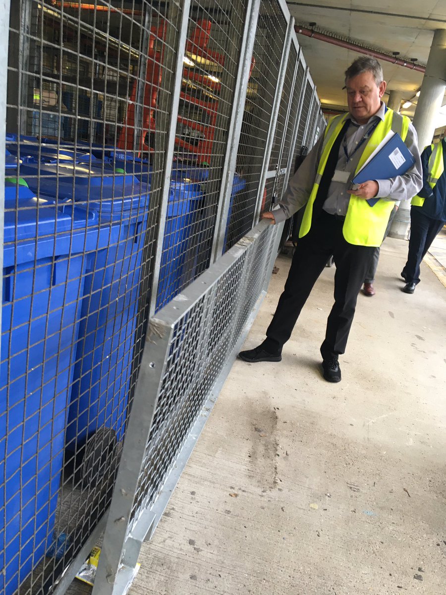 Lorrainesthomas's tweet photo. Today’s Leadership Safety Walk, engaging our teams in positive safety conversations, identifying hazards, demonstrating our safety commitment and leading by example. @SodexoUK_IRE @Moses_Ayoola #PositiveBehaviours #EmployeeEngagement #SafetyFirst #LeadingByExample #HaveASafeDay https://t.co/V6sFAP3Htq