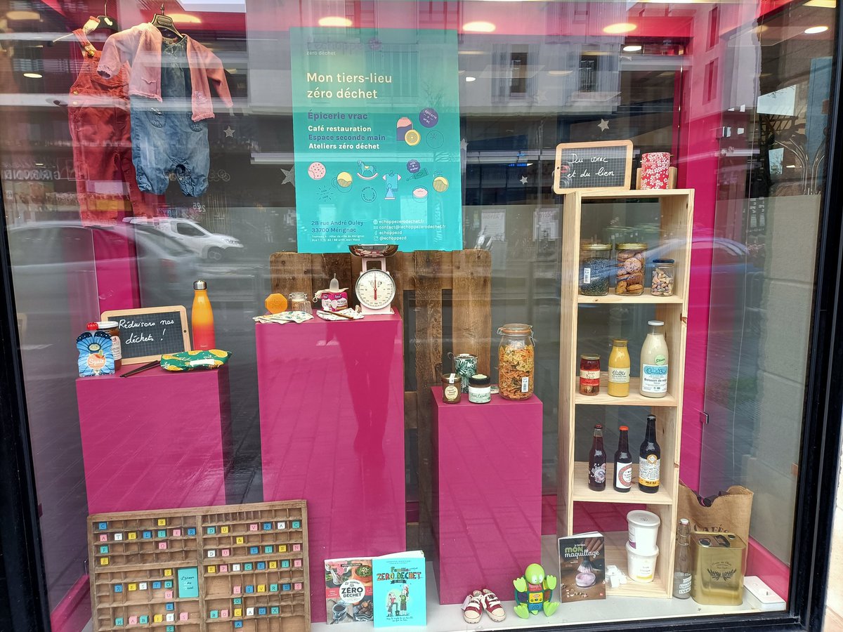 clocloaldonino's tweet photo. La nouvelle vitrine de @ccm_centre à disposition de l'échoppe zéro déchet de Mérignac
@MarchalandXavi1 @CMSudOuest @Michellemathon5 @Marie_SISSAC https://t.co/42MBzIdcUk
