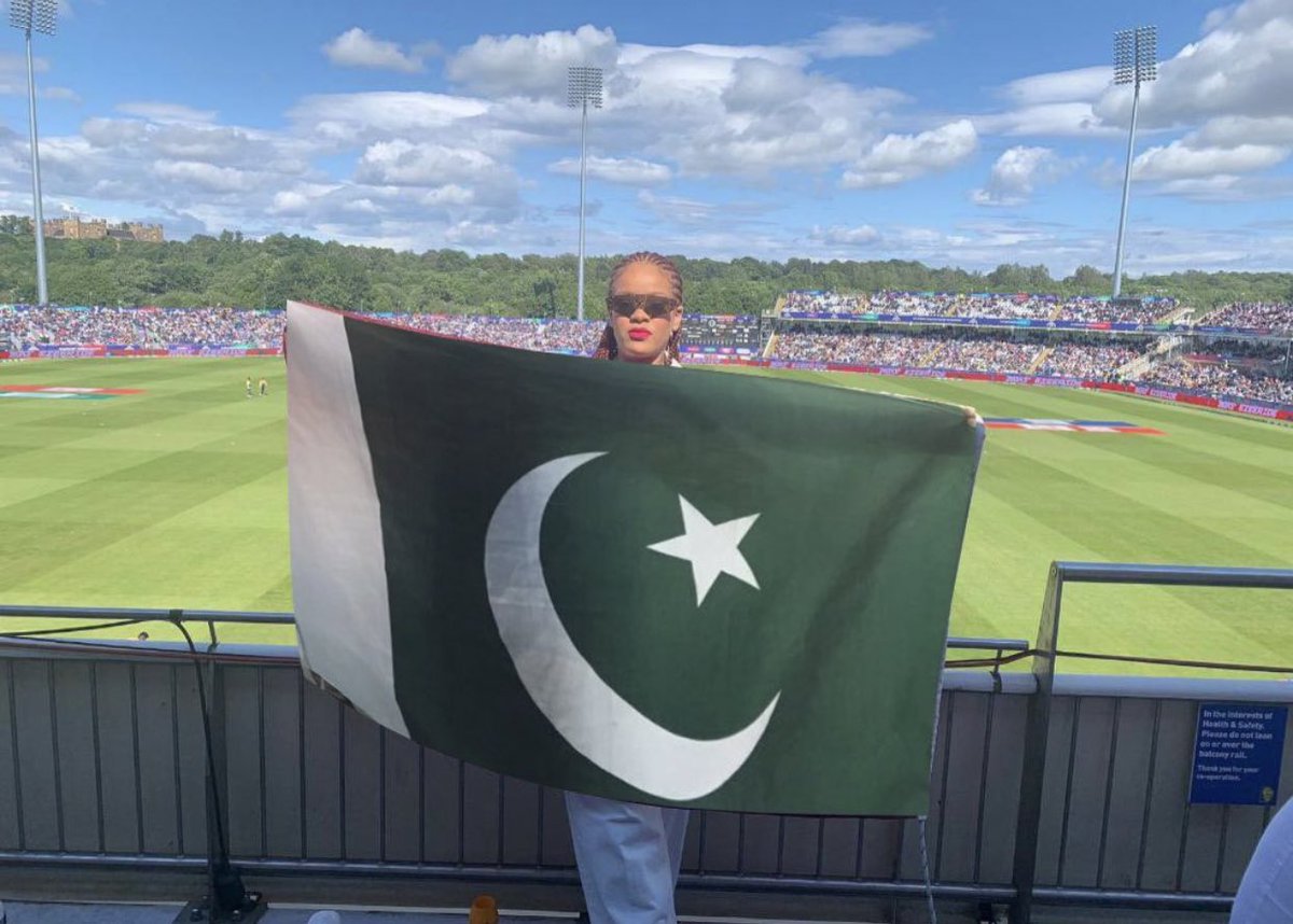 thefebruaryboy's tweet photo. @rihanna Funded by Pakistan ? 🤣 https://t.co/3qfB4zQDm5