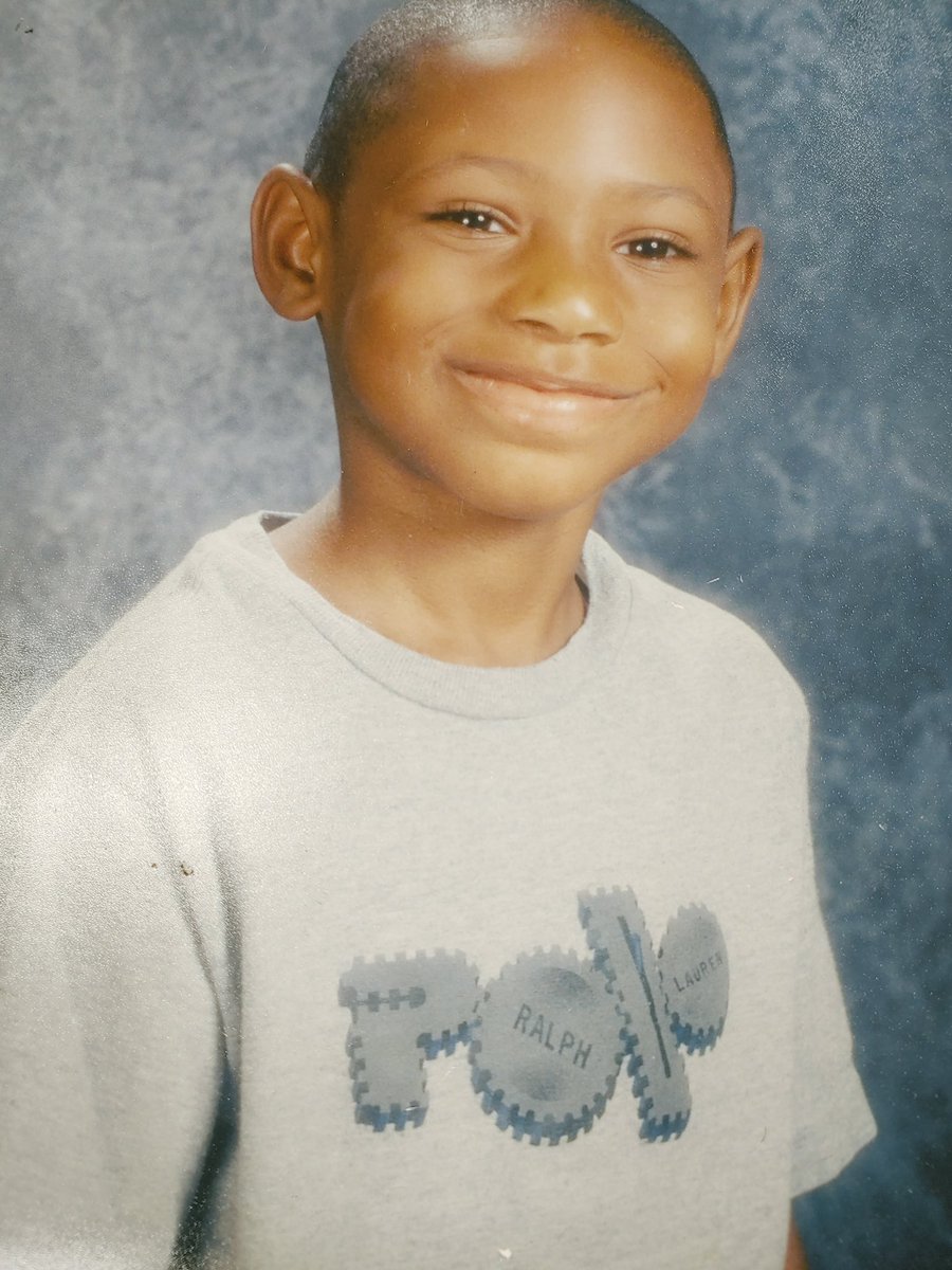 LorenzoTNeal's tweet photo. My sister in law Robin had her baby boy Kevin, Jr taken from her at only 18 years old because of a senseless act of gun violence. She is why I and other survivors do what we do #NationalGunViolenceSurvivorsWeek @Everytown @MomsDemand https://t.co/pmaENgwP3k